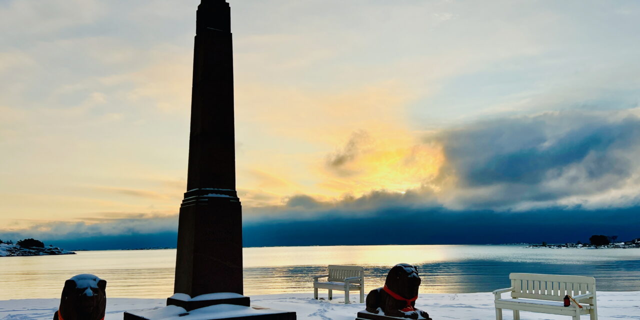 Vapaudenpatsas vai Leijonapatsas?        