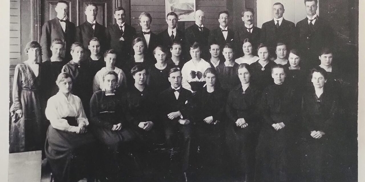 Kun kansa heräsi lauluun – Hangon sekakuoro on kestänyt sota-ajat, itsenäistymisen humun ja historian tyrskyt